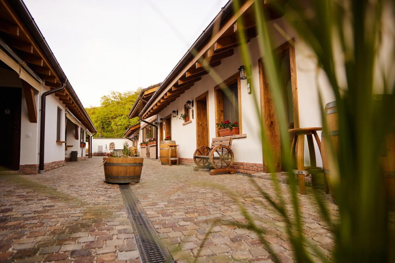 Complex Butoaiele Transilvaniei - Cazare & Spa - Natura - Relaxare Медиаш Экстерьер фото